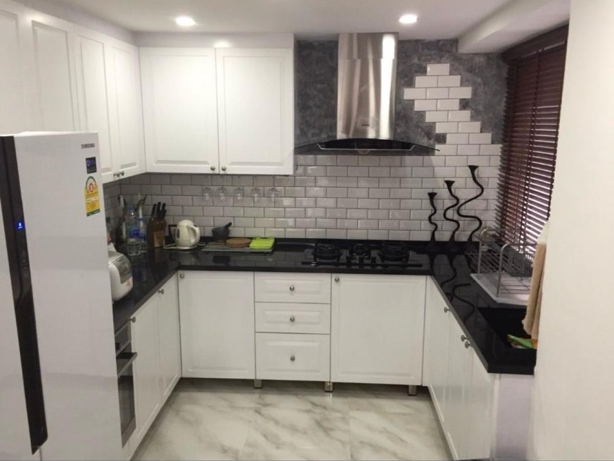 ขายคอนโดสุขุมวิท อโศก ทองหล่อ : 03/04/2026, รวมค่าโอนคอนโดหรู 2 ห้องนอน ใจกลางพร้อมพงษ์ 133 ตร.ม. 
ขาย 11 ล้าน เช่า 50,000 บ./ด. ใกล้ BTS/MRT สะดวกทุกการเดินทาง! 0642748883