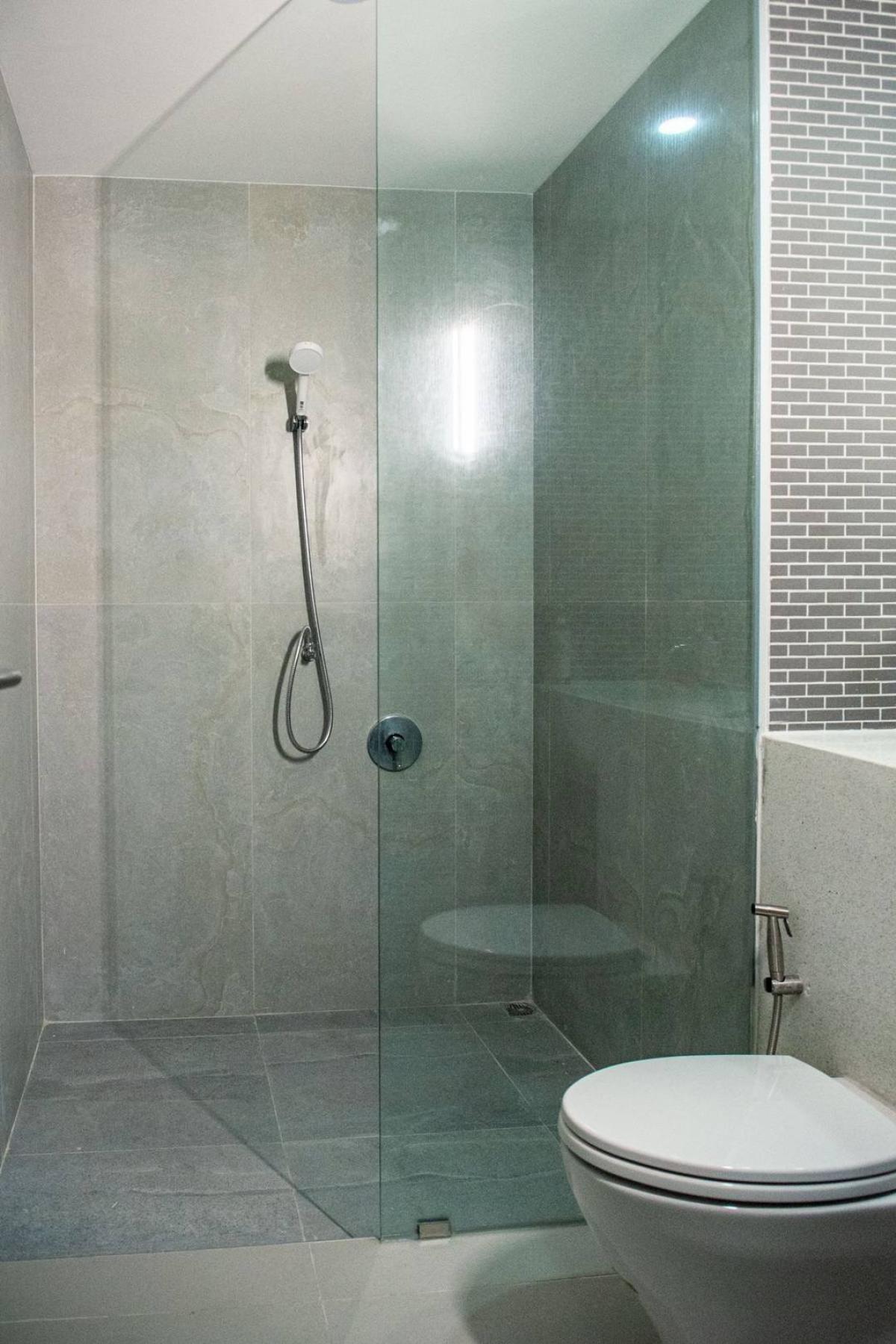 ขายคอนโดสมุทรปราการ สำโรง : 03/04/2026, รวมค่าโอนคอนโดหรู 2 ห้องนอน ใจกลางพร้อมพงษ์! 
Siamese Gioia ขนาด 73 ตร.ม. เพียง 8.5 ล้านเท่านั้น! 0642748883