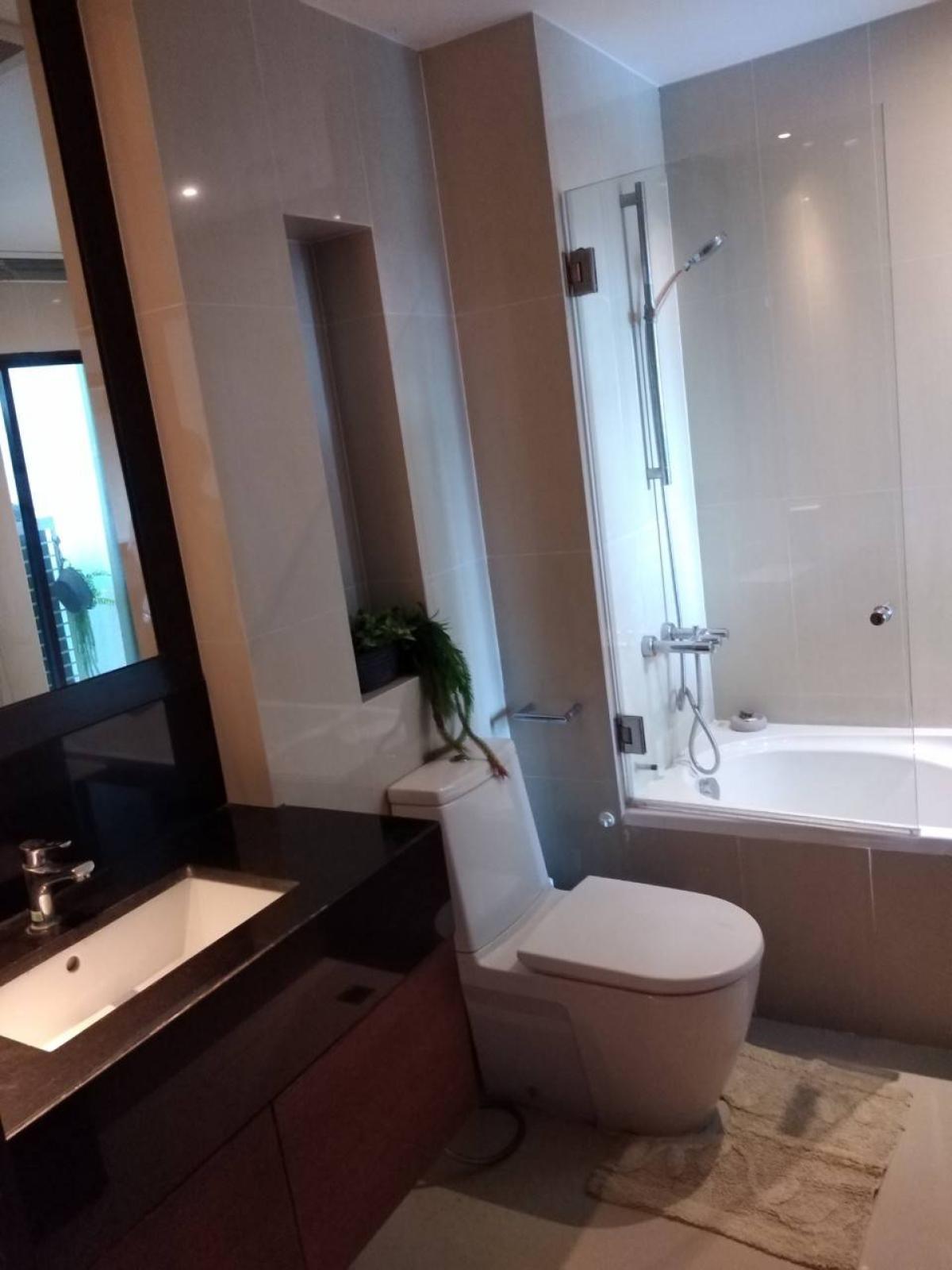 ขายคอนโดสาทร นราธิวาส : 03/04/2026, รวมค่าโอนร่มรื่นใจกลางสาทร! 2 นอน 2 น้ำ 95 ตร.ม. ใกล้ BTS ลุมพินี 
พักผ่อนครบฟิตเนส-สระว่ายน้ำ เพียง 10.5 ล้าน! 0642748883