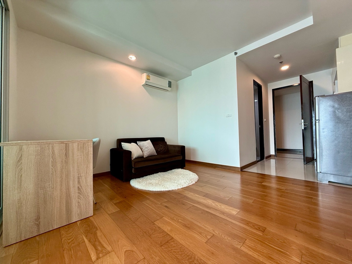 ขายคอนโดลาดพร้าว เซ็นทรัลลาดพร้าว : ขายห้องสวย The Line TowerA phaholyothin Park 1Bedroom 38sq.m วิวไม่บล็อค ราคาดีที่สุด ติดต่อ 064-932-4645 KEn