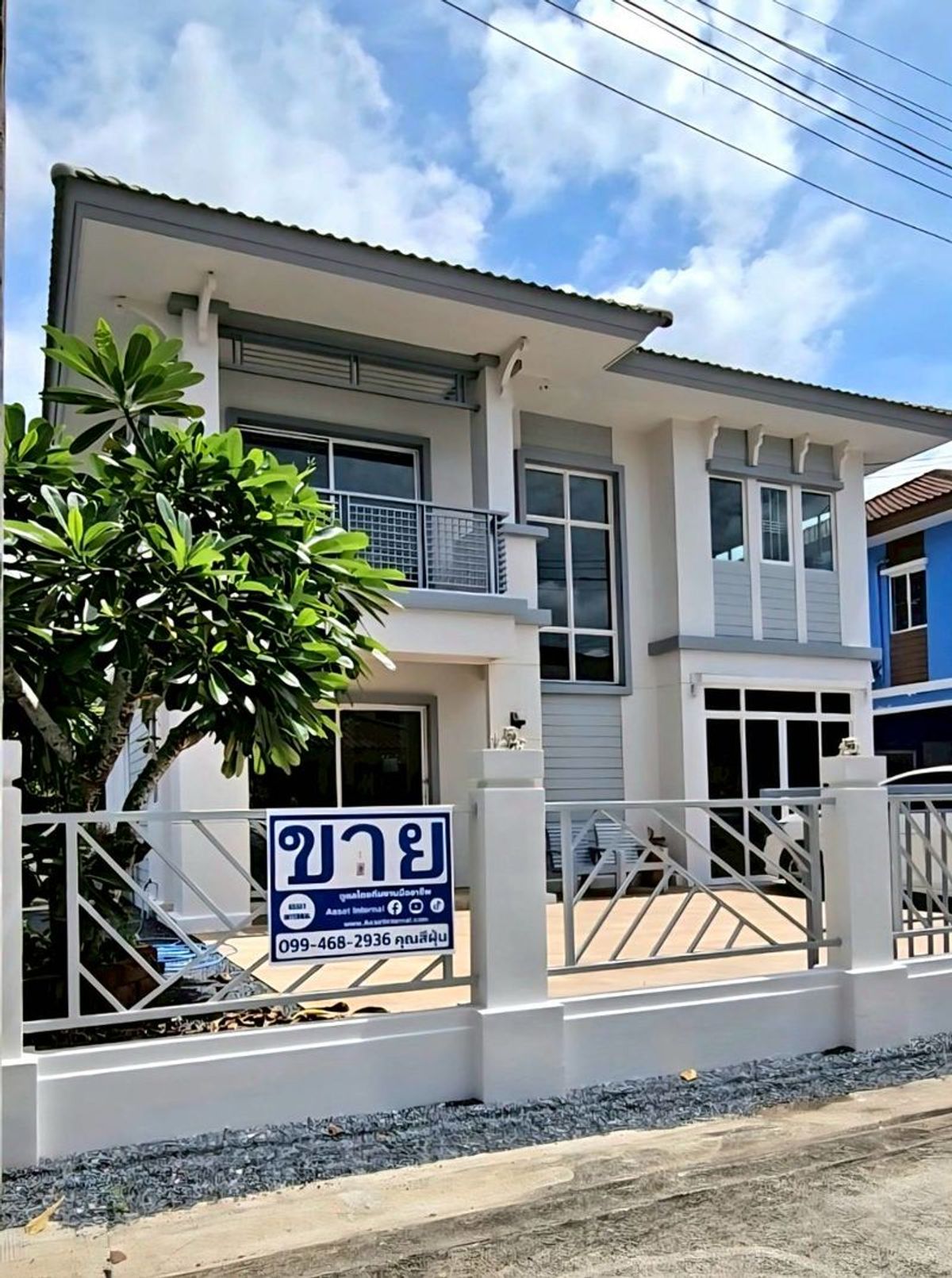 For SaleHousePathum Thani,Rangsit, Thammasat : House for sale behind the corner of Pruksa Village, 2 ring-Rangsit Soi 83, area 51.2 square wah, 3 bedrooms, 2 bathrooms, 2 parking spaces, Lam Phak Kood Subdistrict, Thanyaburi District, Pathum Thani Province