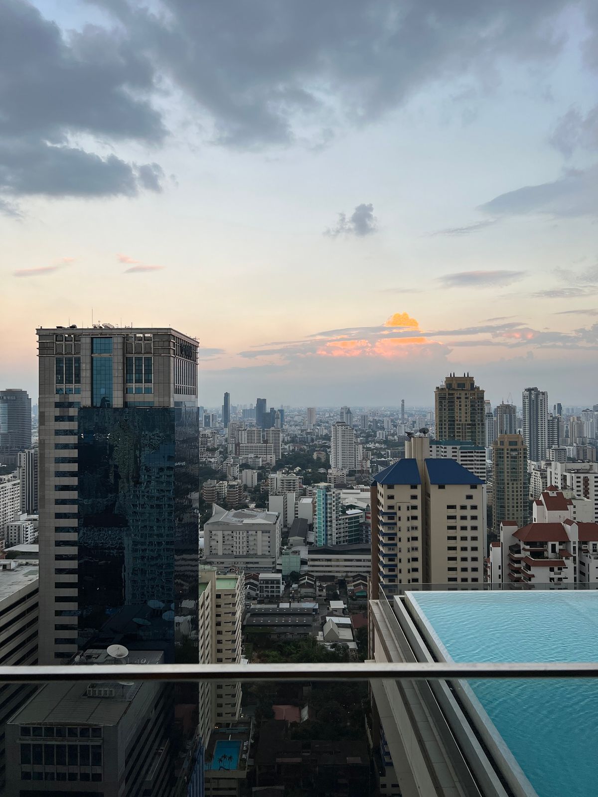 ขายคอนโดสุขุมวิท อโศก ทองหล่อ : 🌟🍾 THE ESSE ASOKE ชั้น 35!🌟 2 ห้องนอน ใกล้ BTS อโศก, MRT สุขุมวิท 🌟✨