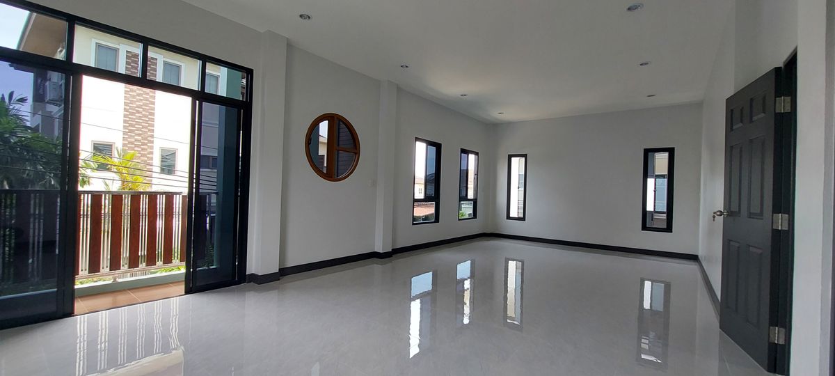 For SaleHousePhutthamonthon, Salaya : Baan Krisdanakorn 31 Pinklao combines the conveniences of the city with the tranquility of a garden.