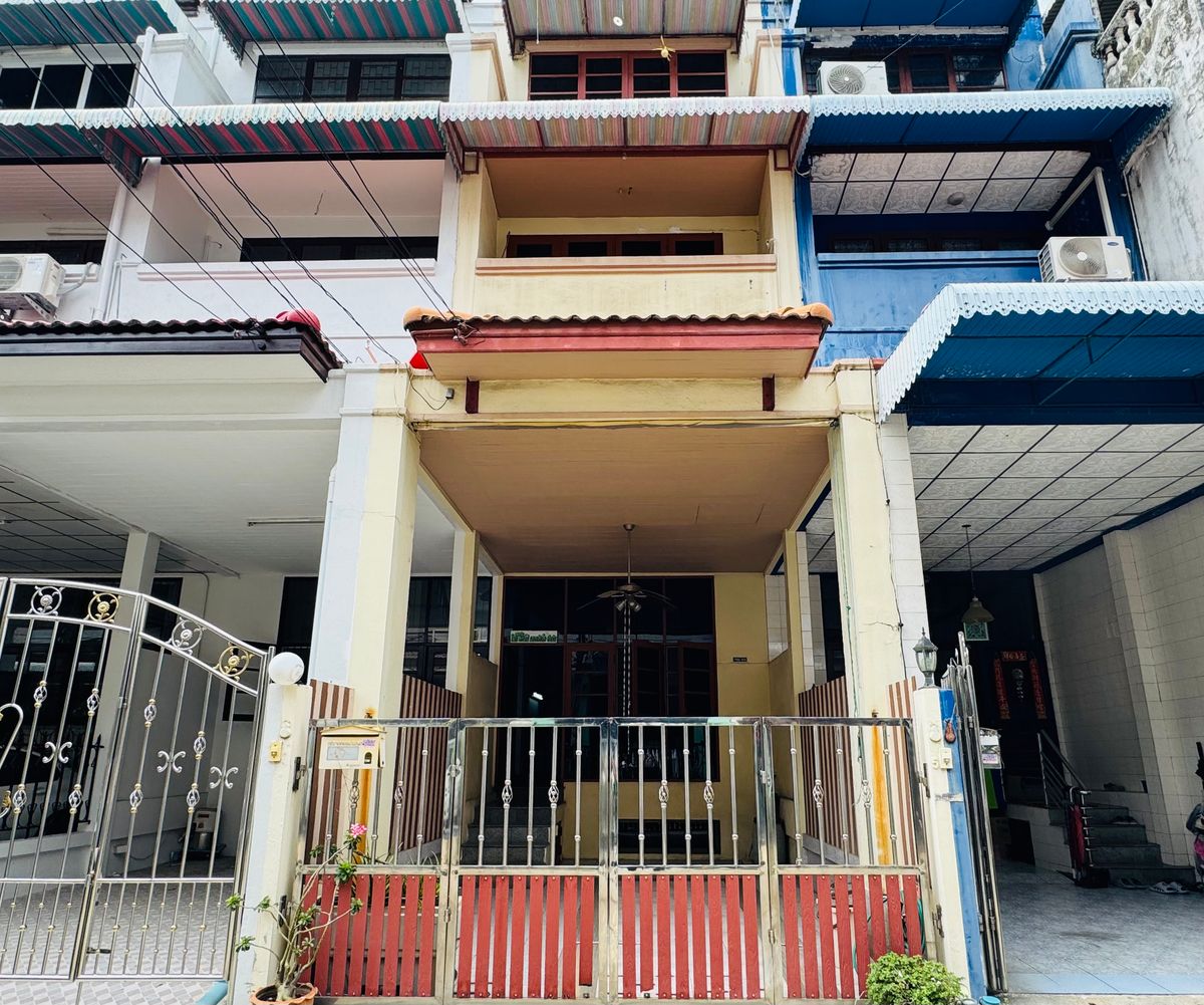 For SaleTownhomeRathburana, Suksawat : Townhouse 18 sq.w. Soi Suksawat 62/2, only 500 meters.