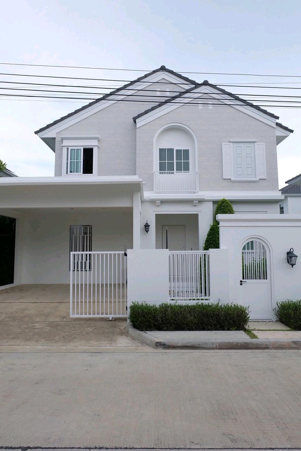 ให้เช่าบ้านบางนา แบริ่ง ลาซาล : บ้านเดี่ยวใหม่ สวย ทันสมัย 