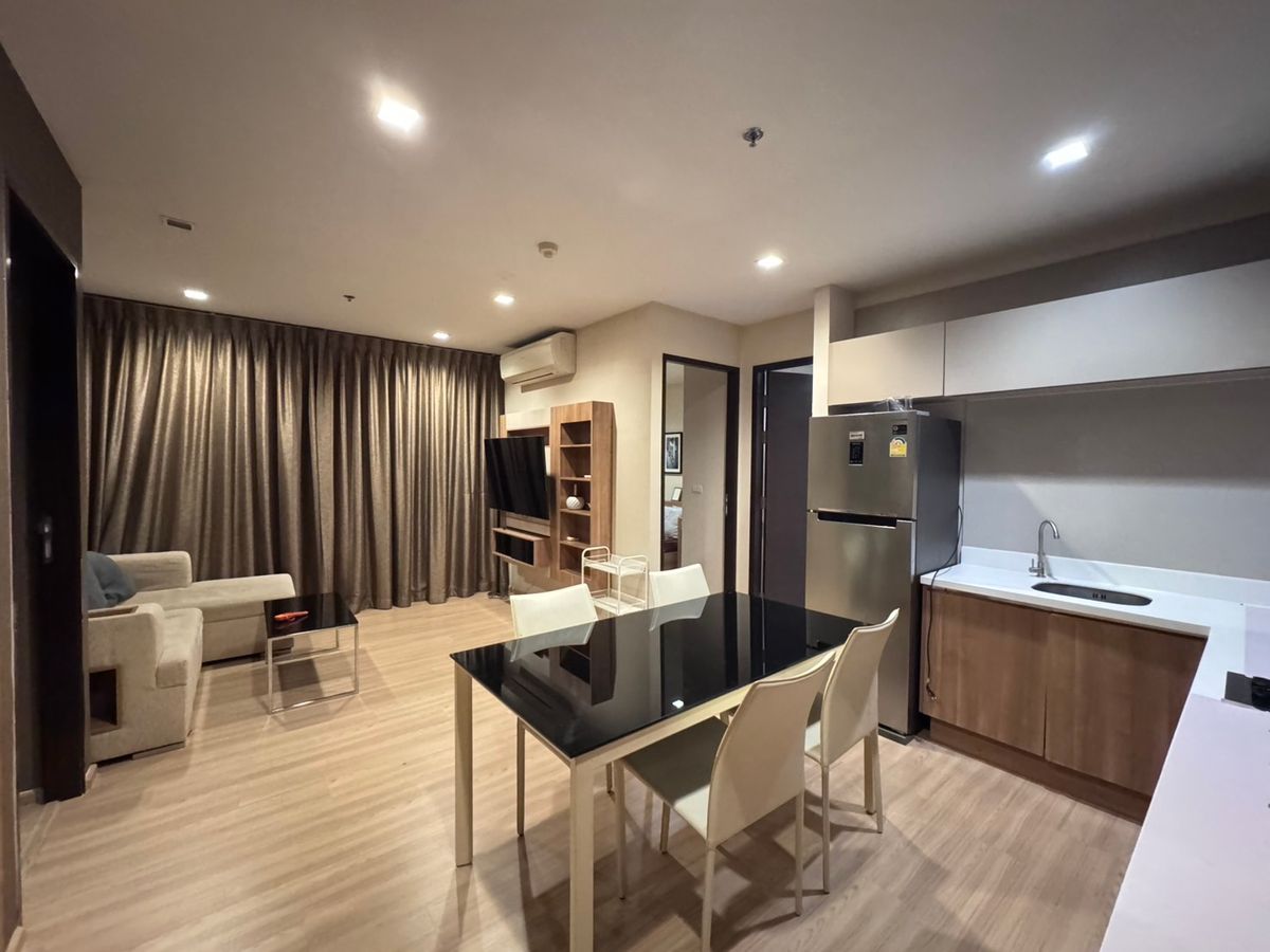 ให้เช่าคอนโดสาทร นราธิวาส : Rhythm Sathorn Condo 2 Bedroom Available 30,000/Month , Near BTS Saphan Taksin