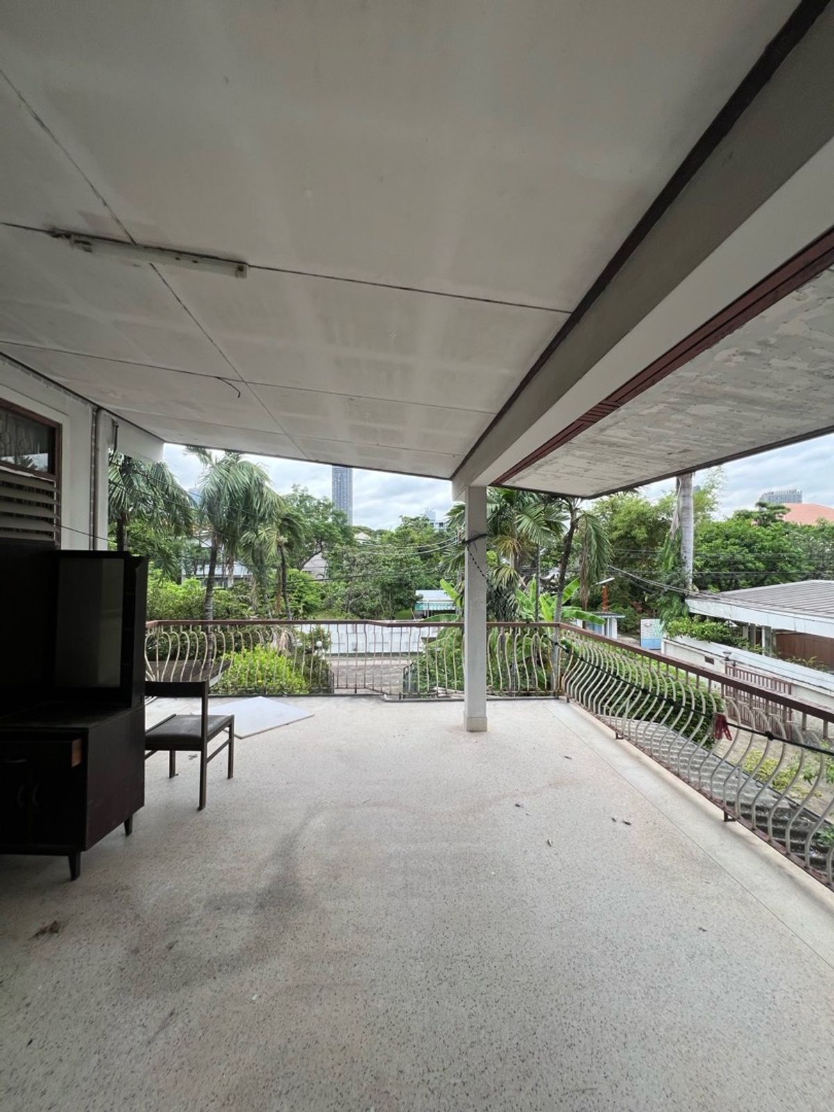 For RentRetail SpaceSukhumvit, Asoke, Thonglor : Rent a detached house, Sukhumvit 49, Thonglor for a long -term renovated business.