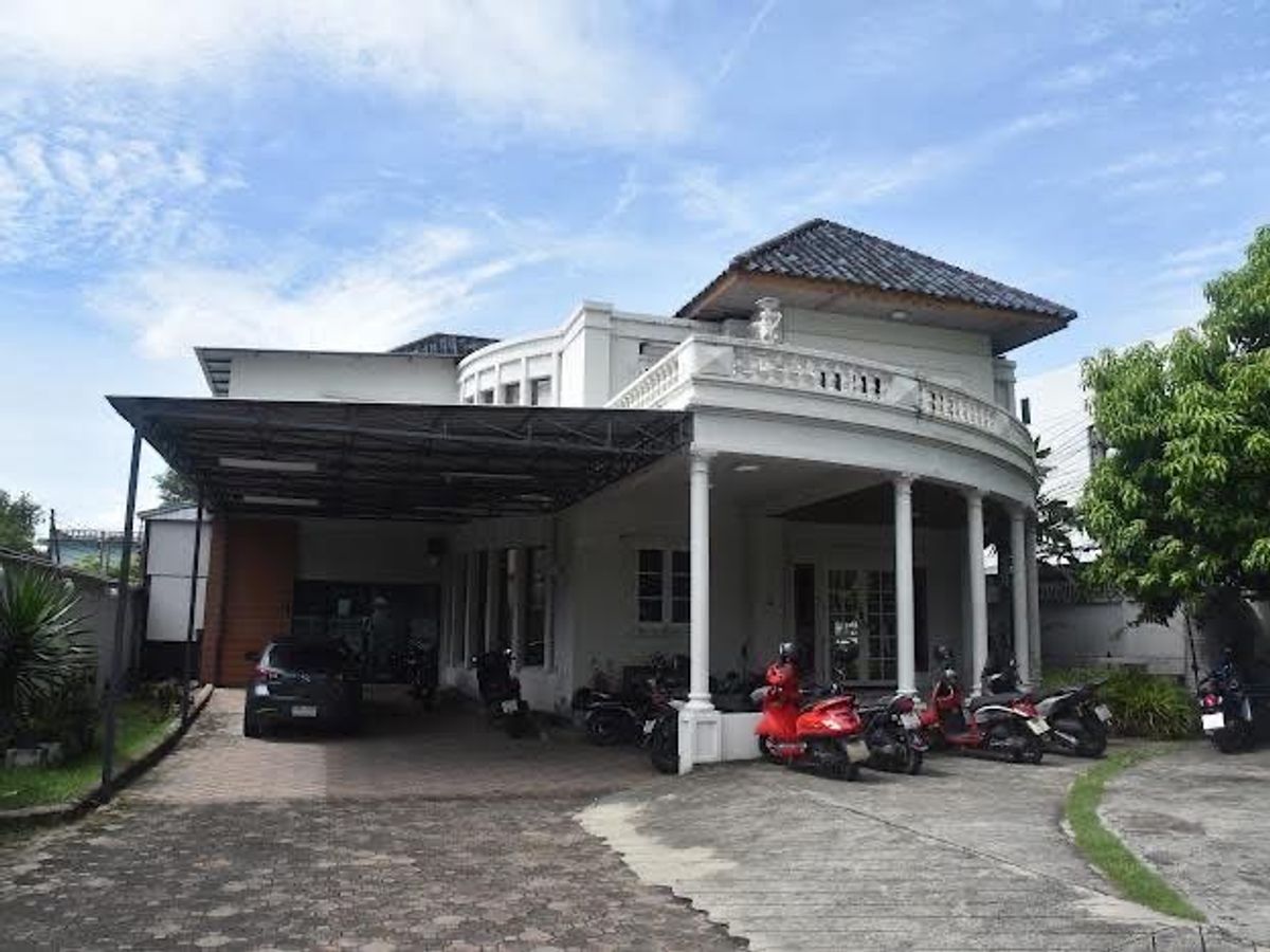 ให้เช่าบ้านลาดพร้าว เซ็นทรัลลาดพร้าว : ให้เช่าถูกมาก!! บ้านเดี่ยว 2 ชั้น หลังใหญ่ 200ตร.ว. ทำเลทอง ซ.ลาดพร้าว10 ใกล้เซ็นทรัล 5แยกลาดพร้าว รถไฟฟ้า3สาย