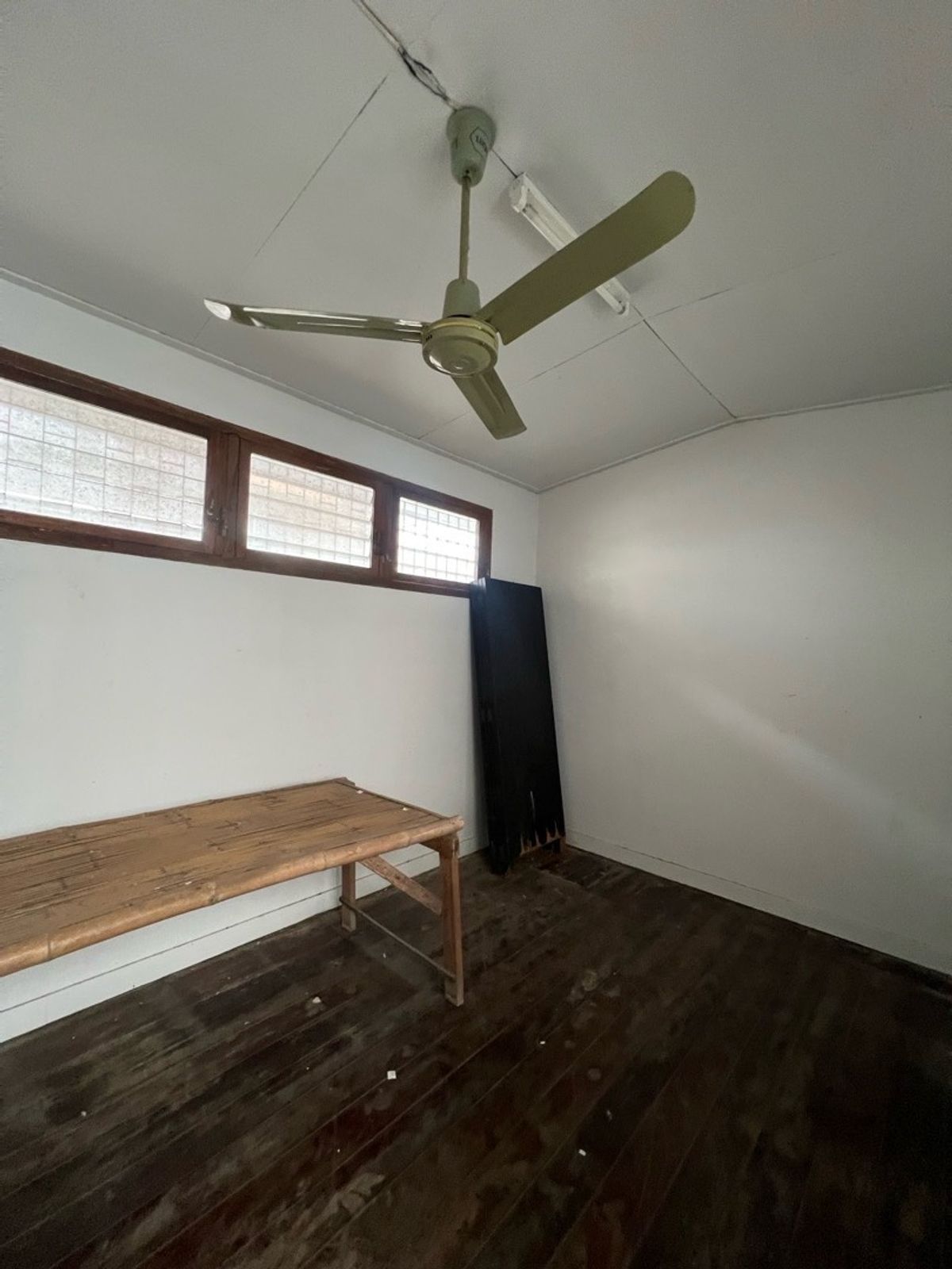 For RentRetail SpaceSukhumvit, Asoke, Thonglor : Rent a detached house, Sukhumvit 49, Thonglor for a long -term renovated business.