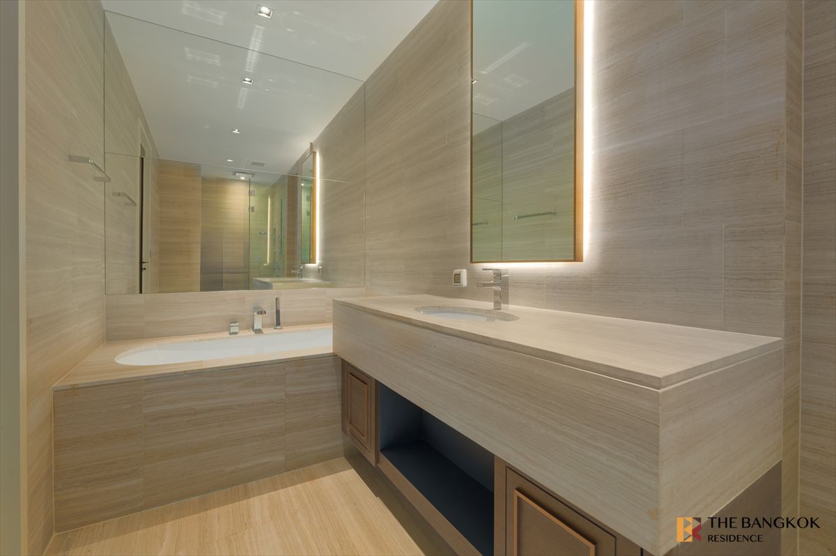 For SaleCondoSukhumvit, Asoke, Thonglor :  💎Luxury Condo at Special Price The Diplomat 39 near BTS Phrom Phong 