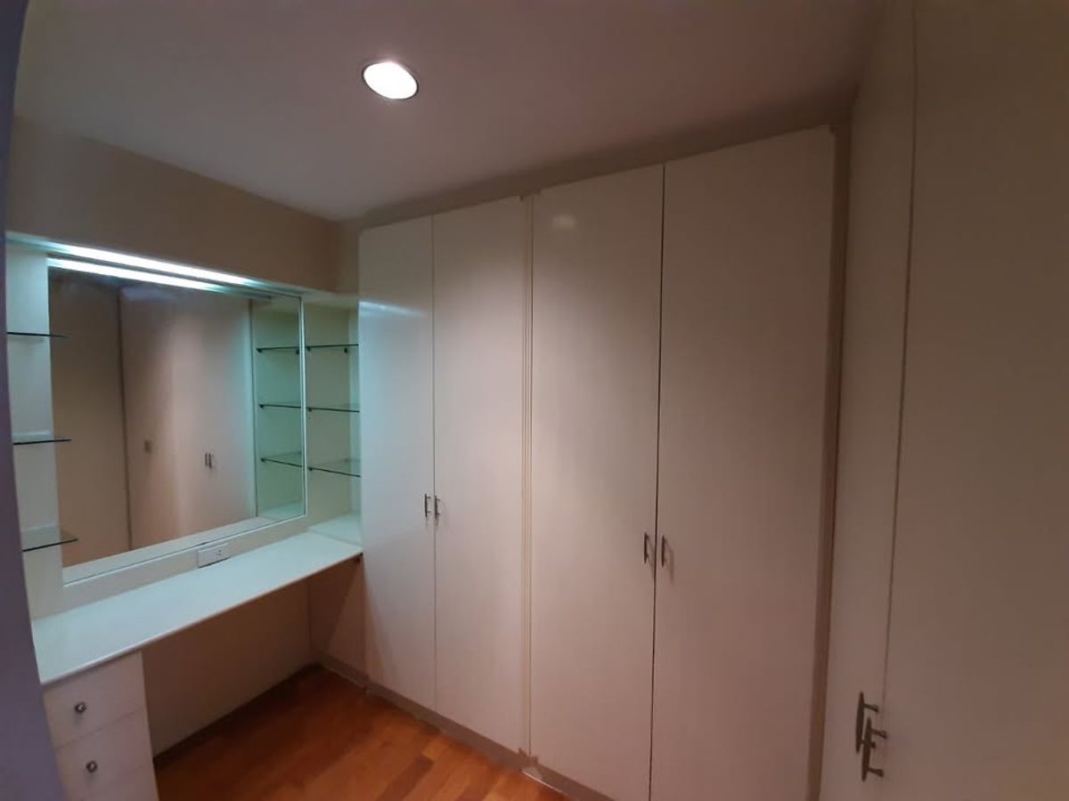 For SaleCondoSukhumvit, Asoke, Thonglor : Condo for sale Supalai Place Sukhumvit 39, price 17,770,000 baht [MKSR250808]