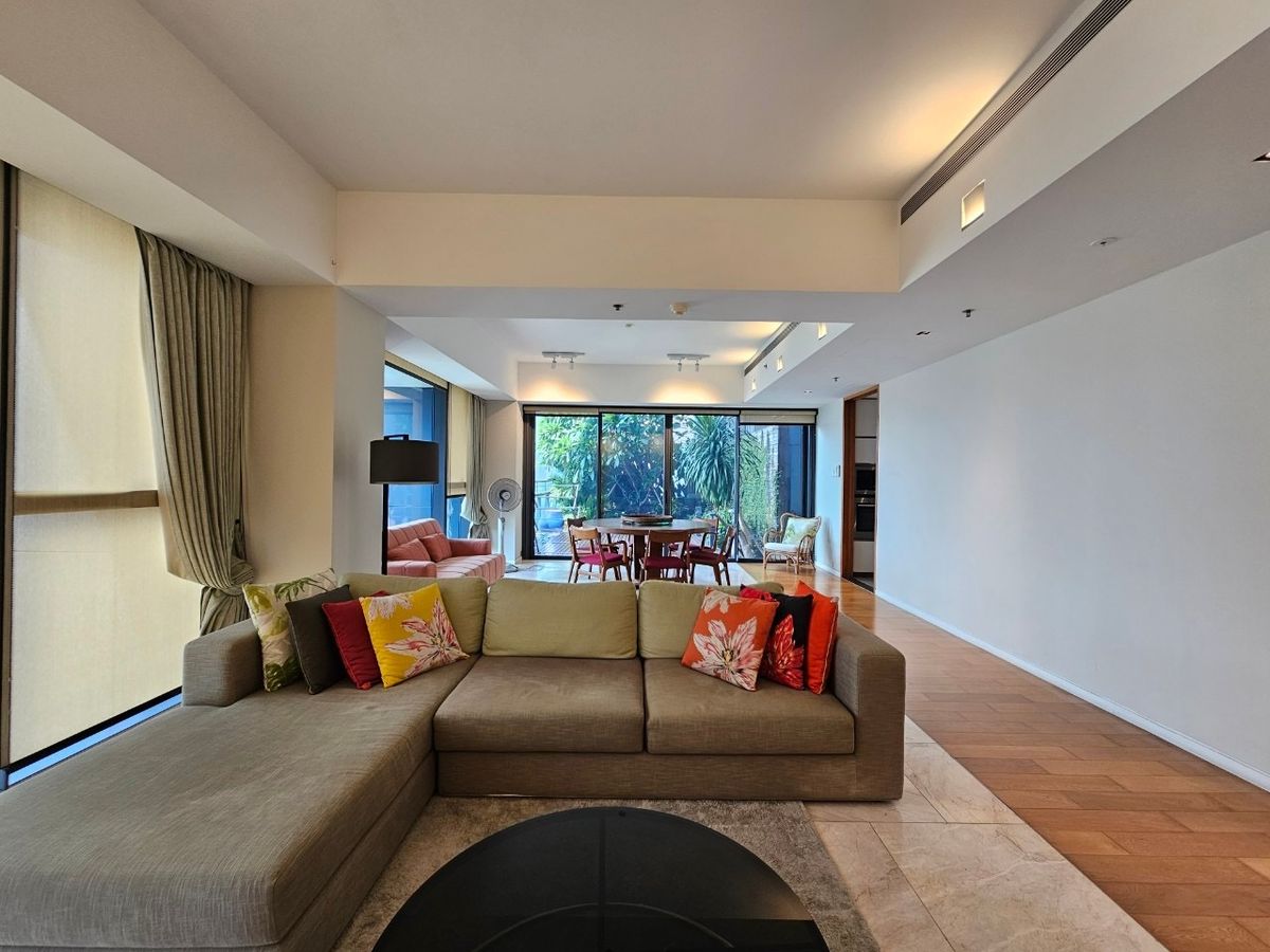 For RentCondoSathorn, Narathiwat : Ready to move 3 bed 4 bath condo for rent The Met