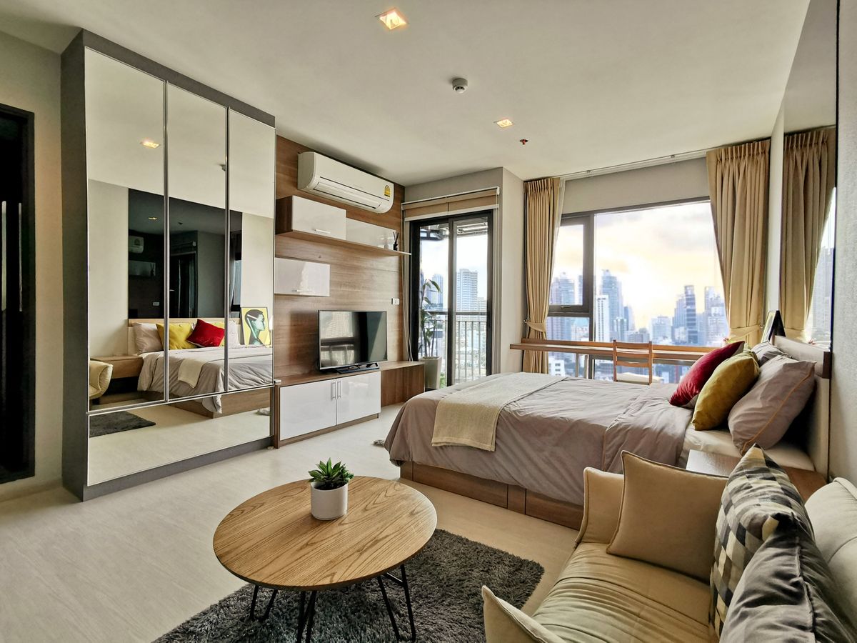 ขายคอนโดสุขุมวิท อโศก ทองหล่อ : Rhythm Sukhumvit 36-38 / Studio (SALE WITH TENANT), ริทึ่ม สุขุมวิท 36-38 / ห้องสตูดิโอ (ขายพร้อมผู้เช่า) HL2099