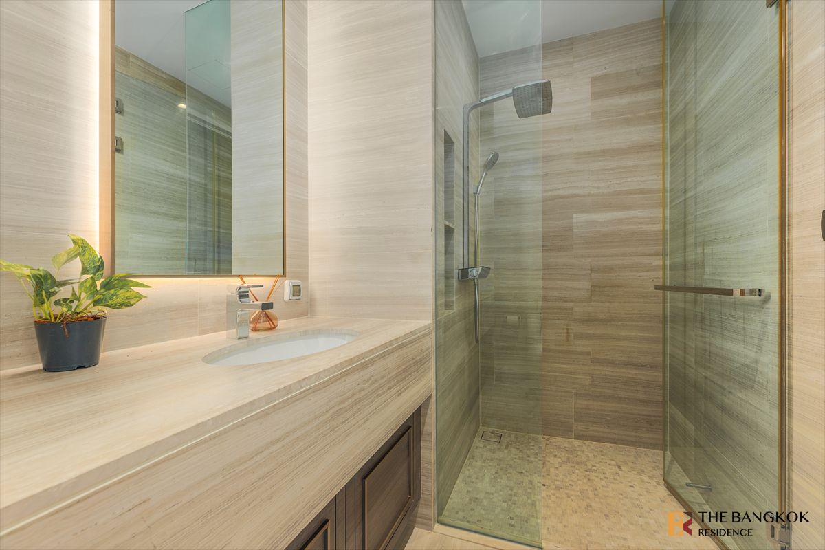 For SaleCondoSukhumvit, Asoke, Thonglor :  💎Luxury Condo at Special Price The Diplomat 39 near BTS Phrom Phong 