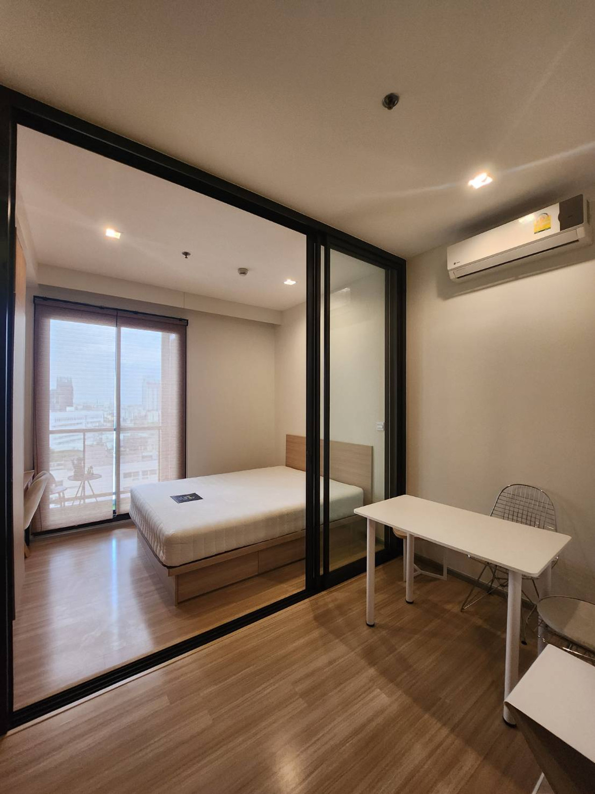 ให้เช่าคอนโดสะพานควาย จตุจักร : ให้เช่า เอ็ม จตุจักร Pet friendly ราคาพิเศษ 16,000 บาท ขนาดห้อง 30 ตรม. เข้าอยู่ได้ต้นเมษายนนี้ ติดต่อดูห้องด่วน @568lwoey (จูลี่)