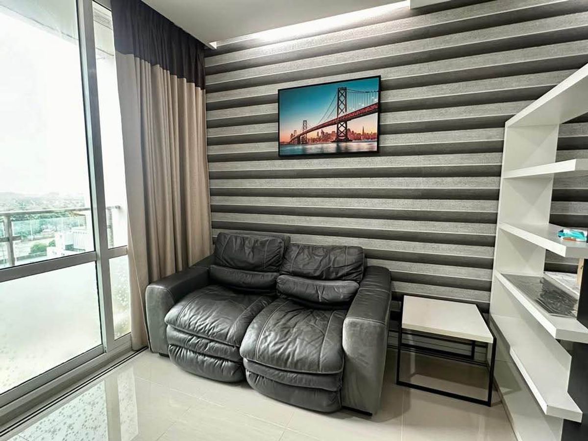 For RentCondoRama9, Petchburi, RCA : • Golden Condo near MRT Rama 9 and Central Rama 9 Convenient to travel.