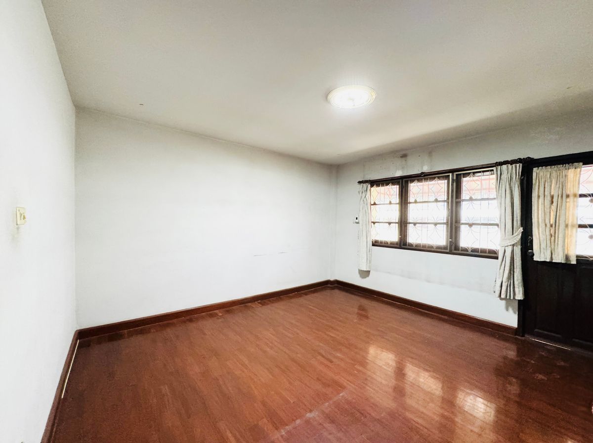 For SaleTownhomeRathburana, Suksawat : Townhouse 18 sq.w. Soi Suksawat 62/2, only 500 meters.