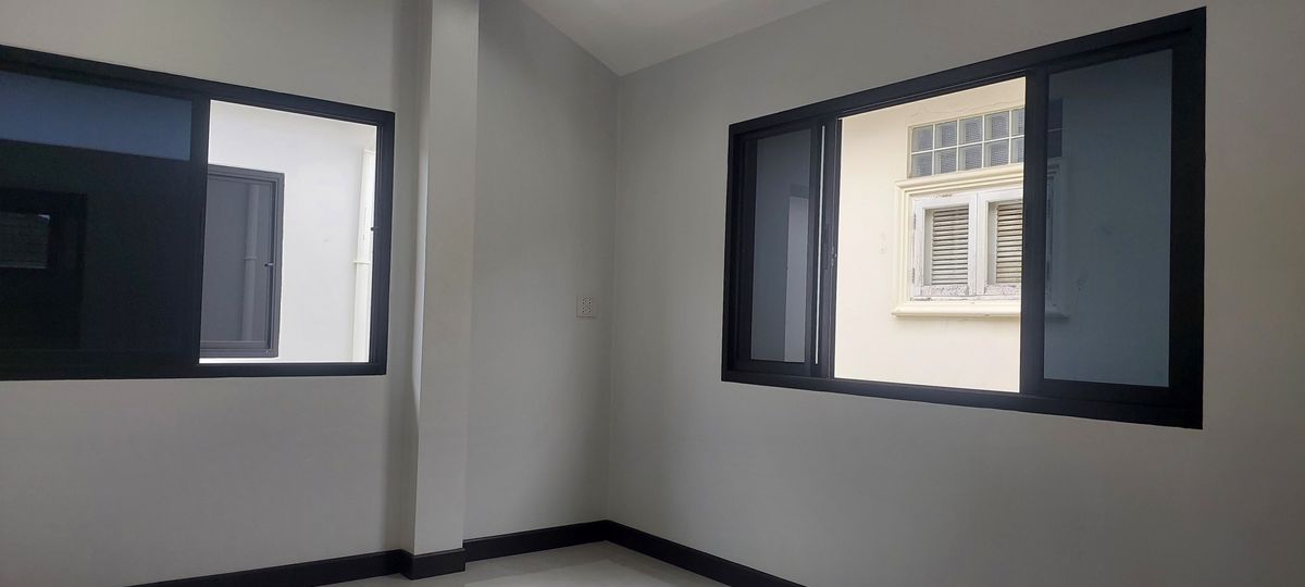 For SaleHousePhutthamonthon, Salaya : Baan Krisdanakorn 31 Pinklao combines the conveniences of the city with the tranquility of a garden.