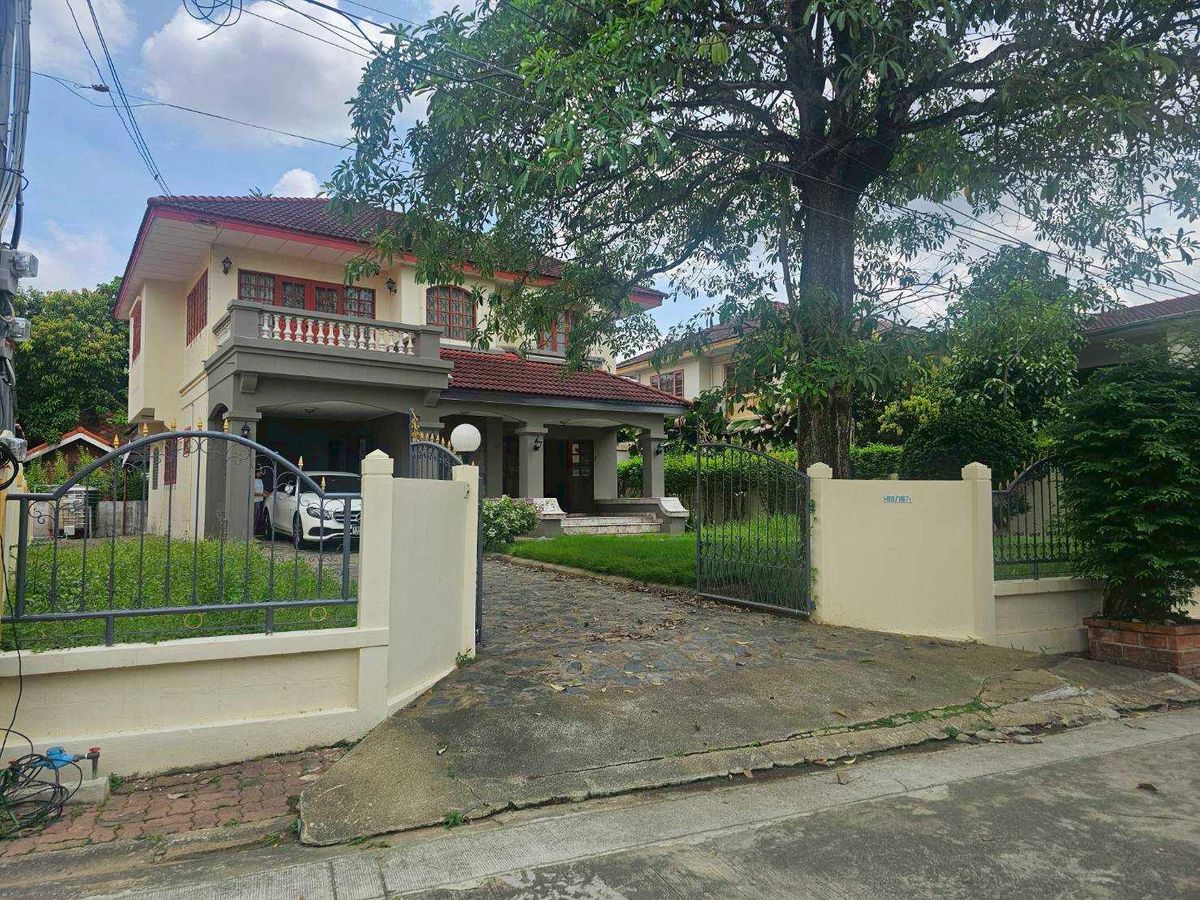 For SaleHouseBang kae, Phetkasem : PK008 Classic 5-Bedroom House on a Spacious Plot in Bang Khae Area – By Land & Houses