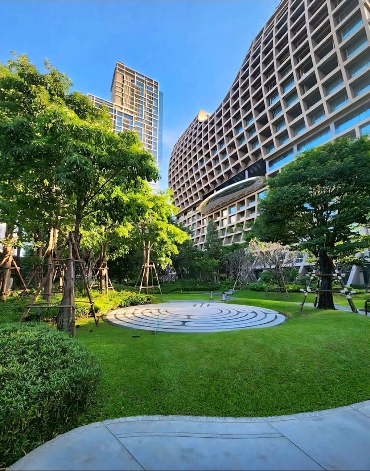 For RentCondoSiam Paragon ,Chulalongkorn,Samyan : Pet-Friendly !!! Luxury Residence for Rent at Kimpton Maa-Laai Bangkok 1-Bedroom Residence with Full Services and Facilities, Lang Suan Road, Lumpini Subdistrict, Patumwan District