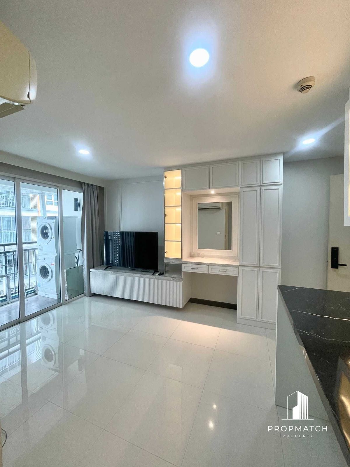 For RentCondoSukhumvit, Asoke, Thonglor : ✨flash deal ✨ VOQUE Sukhumvit 16 (1Bed 1Bath 41SQM.) Completely decorated !! Only 18,000 baht per month Tel.0981315848 @PropMatch