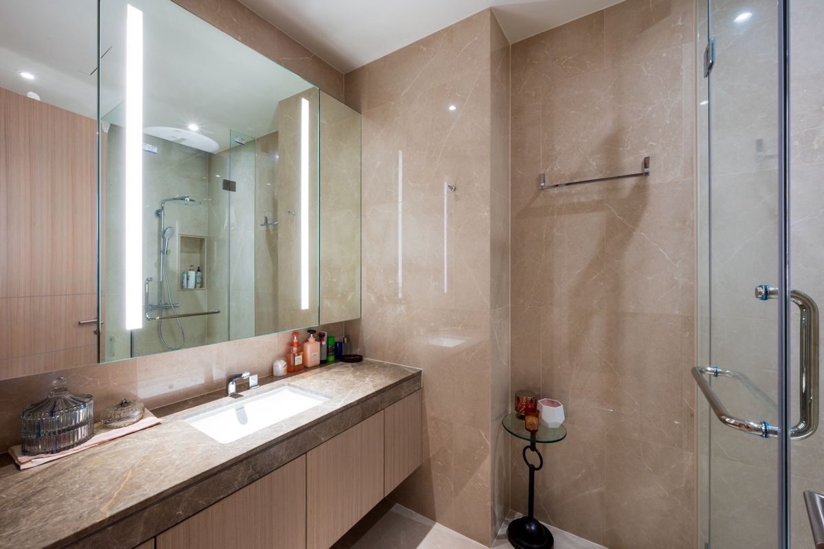 For RentCondoWongwianyai, Charoennakor : 💎 For Rent – Super Luxury Condo at Magnolias Waterfront Residences 1-Bedroom, Fully Furnished with Stunning City & River Views, Prime Location near BTS Saphan Taksin