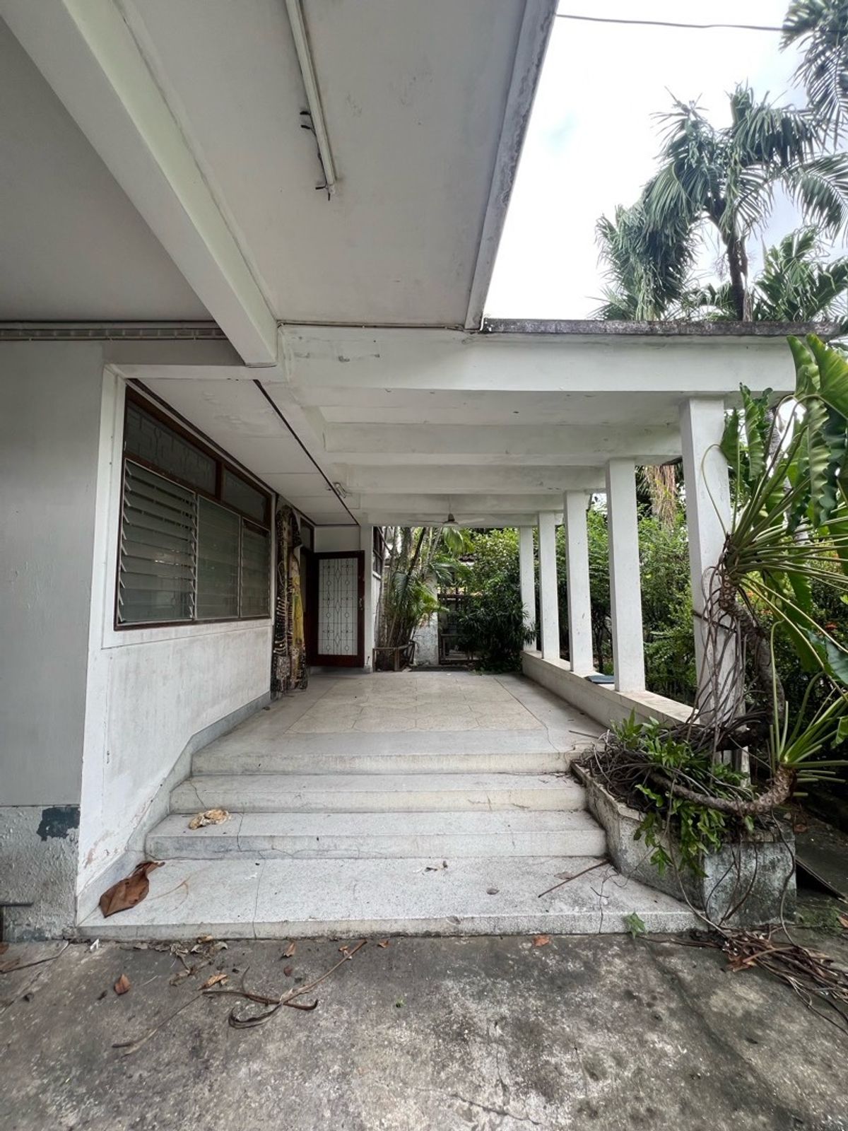 For RentRetail SpaceSukhumvit, Asoke, Thonglor : Rent a detached house, Sukhumvit 49, Thonglor for a long -term renovated business.