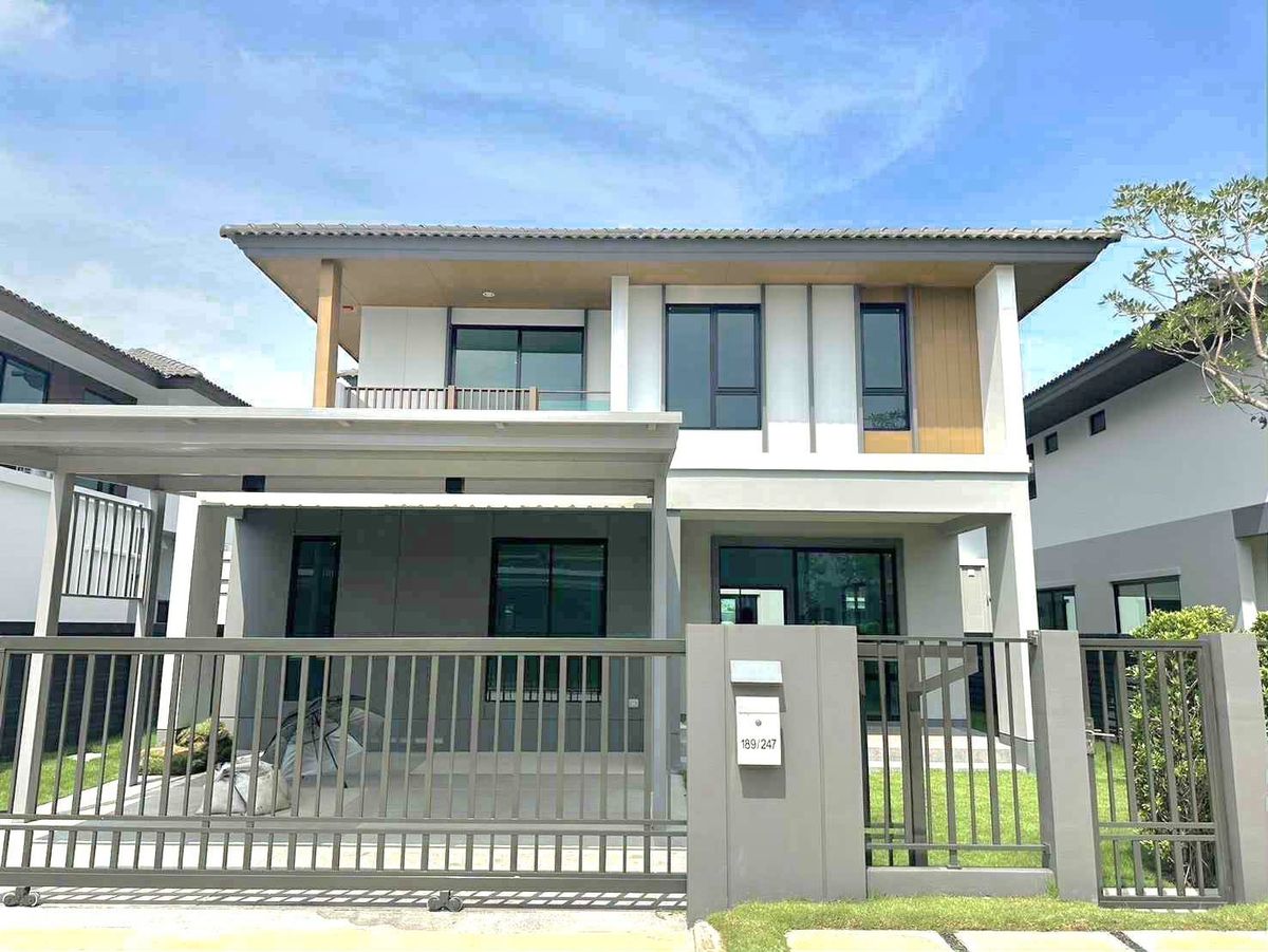 ขายบ้านปทุมธานี รังสิต ธรรมศาสตร์ : ขายบ้านเดี่ยว 2 ชั้น สราญสิริ รังสิต 3 ห้องนอน พร้อมเข้าอยู่ ทำเลดี เดินทางสะดวก ถนนรังสิต-ปทุมธานี