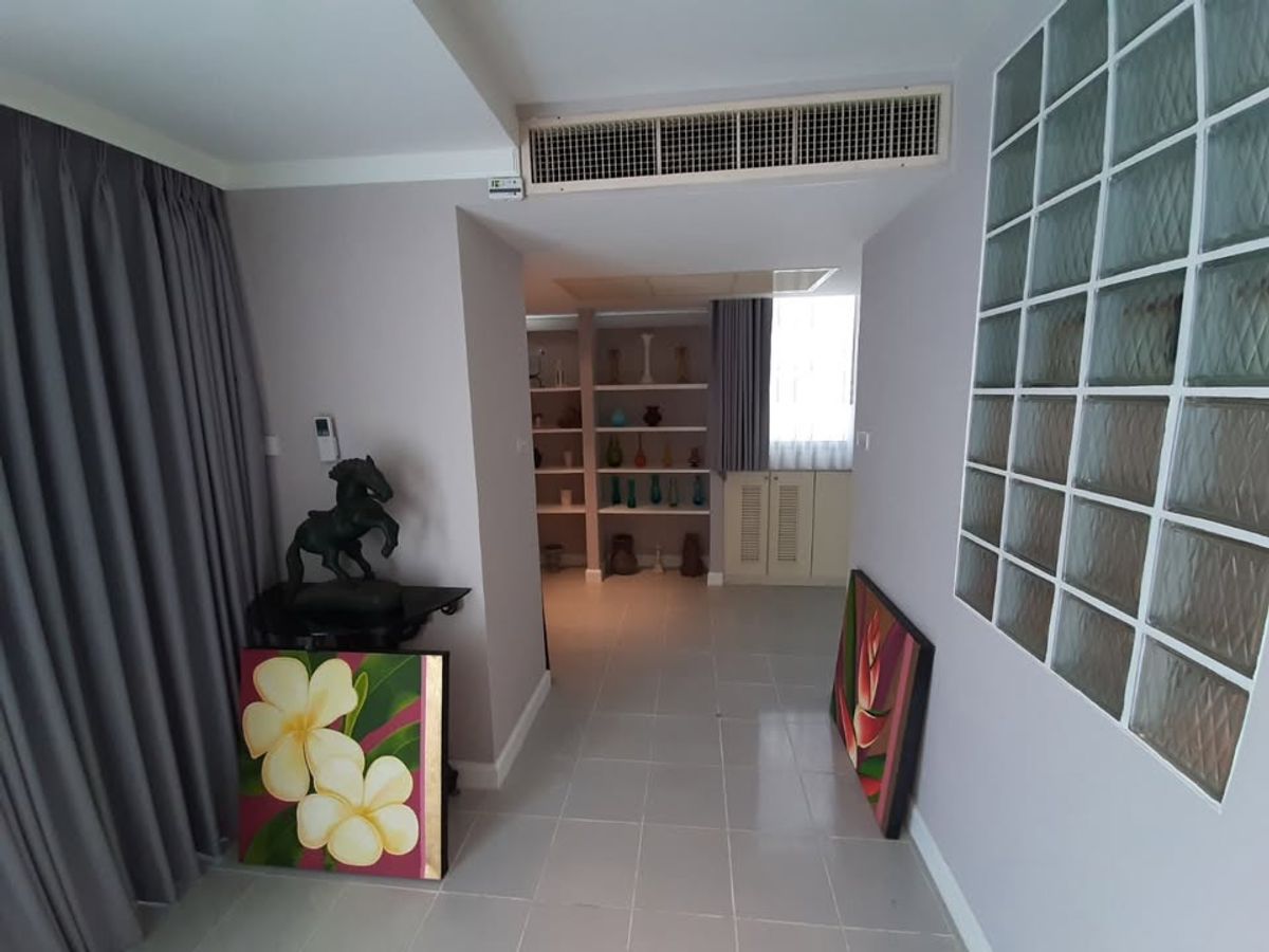 For SaleCondoSukhumvit, Asoke, Thonglor : Condo for sale Supalai Place Sukhumvit 39, price 17,770,000 baht [MKSR250808]