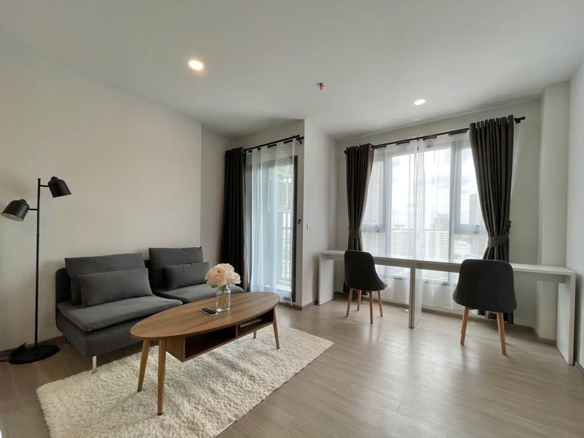 For RentCondoKhlongtoei, Kluaynamthai : Rent Aspire Sukhumvit-Rama 4, beautiful room, fully furnished.