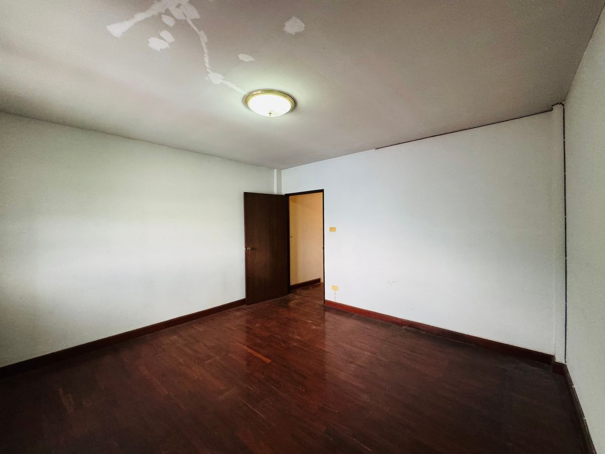 For SaleTownhomeRathburana, Suksawat : Townhouse 18 sq.w. Soi Suksawat 62/2, only 500 meters.