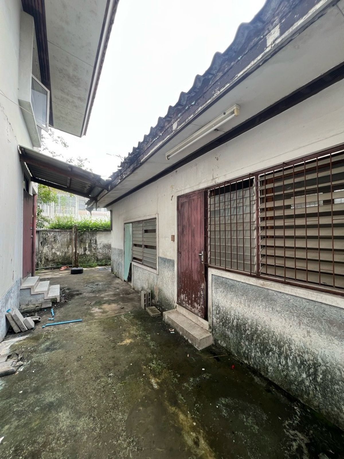 For RentRetail SpaceSukhumvit, Asoke, Thonglor : Rent a detached house, Sukhumvit 49, Thonglor for a long -term renovated business.