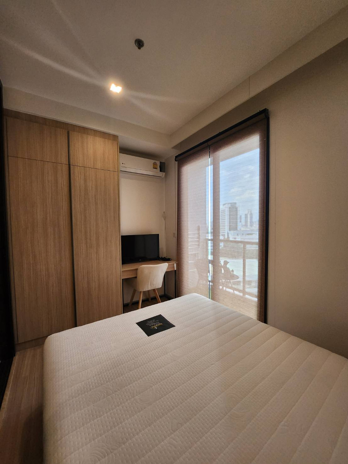 ให้เช่าคอนโดสะพานควาย จตุจักร : ให้เช่า เอ็ม จตุจักร Pet friendly ราคาพิเศษ 16,000 บาท ขนาดห้อง 30 ตรม. เข้าอยู่ได้ต้นเมษายนนี้ ติดต่อดูห้องด่วน @568lwoey (จูลี่)