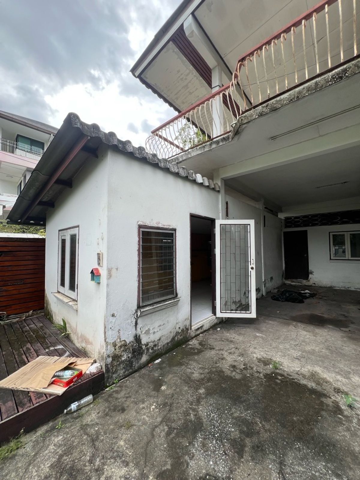 For RentRetail SpaceSukhumvit, Asoke, Thonglor : Rent a detached house, Sukhumvit 49, Thonglor for a long -term renovated business.