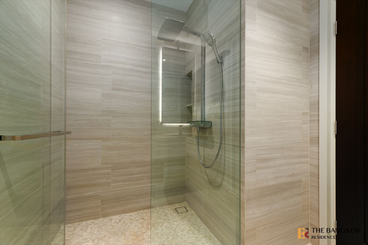 For SaleCondoSukhumvit, Asoke, Thonglor :  💎Luxury Condo at Special Price The Diplomat 39 near BTS Phrom Phong 