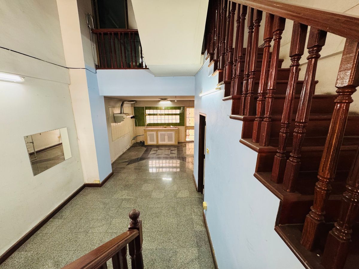 For SaleTownhomeRathburana, Suksawat : Townhouse 18 sq.w. Soi Suksawat 62/2, only 500 meters.