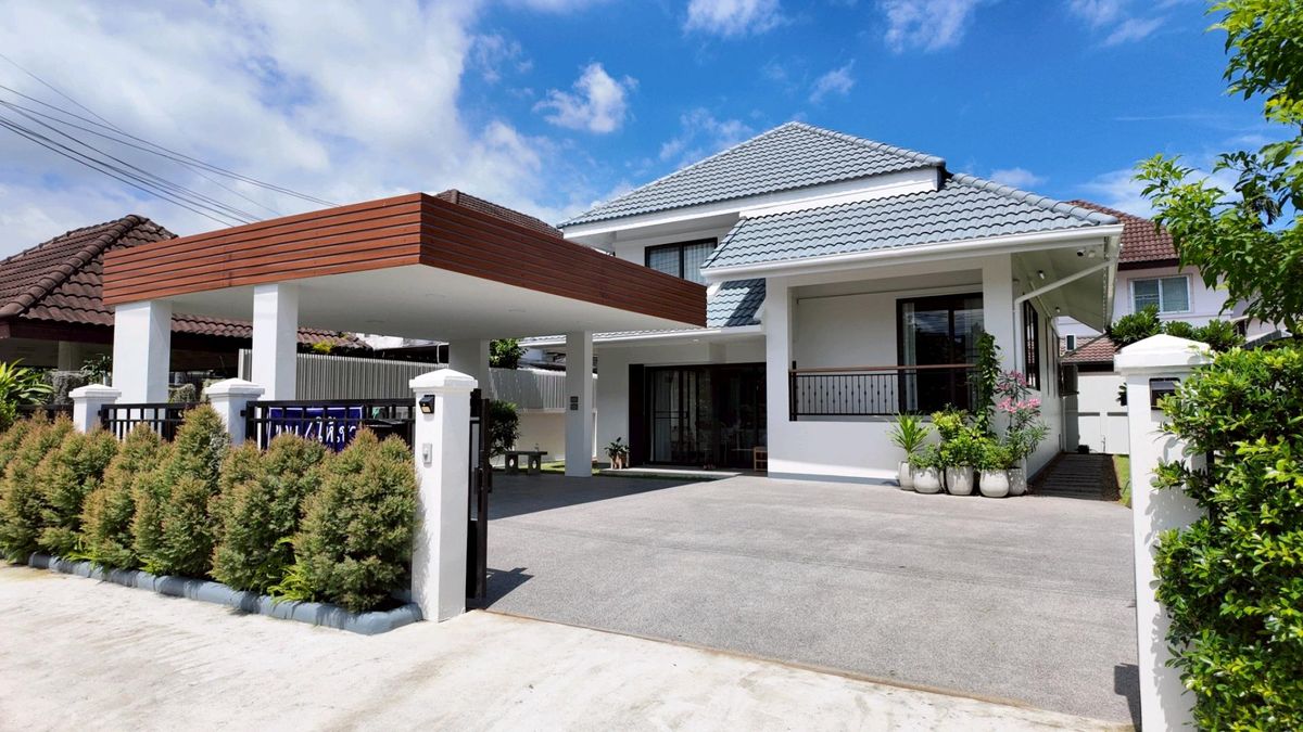 บ้านเชียงใหม่ : ขายและให้เช่าบ้านสันทราย ในโครงการ
บ้านเดี่ยว 2 ชั้นเล่นระดับ รีโนเวทใหม ใกล้รวมโชค 