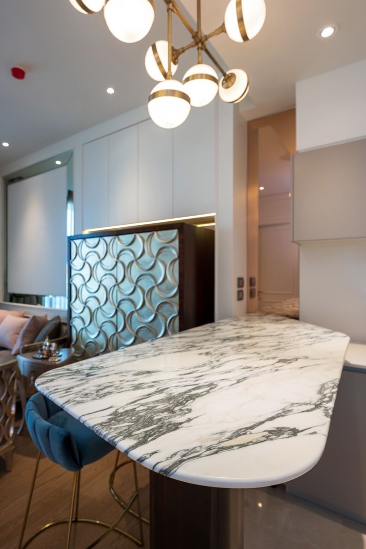 For RentCondoWongwianyai, Charoennakor : 💎 For Rent – Super Luxury Condo at Magnolias Waterfront Residences 1-Bedroom, Fully Furnished with Stunning City & River Views, Prime Location near BTS Saphan Taksin