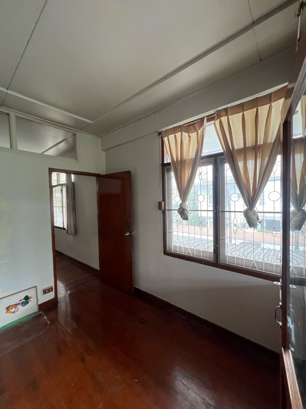 For RentRetail SpaceSukhumvit, Asoke, Thonglor : Rent a detached house, Sukhumvit 49, Thonglor for a long -term renovated business.