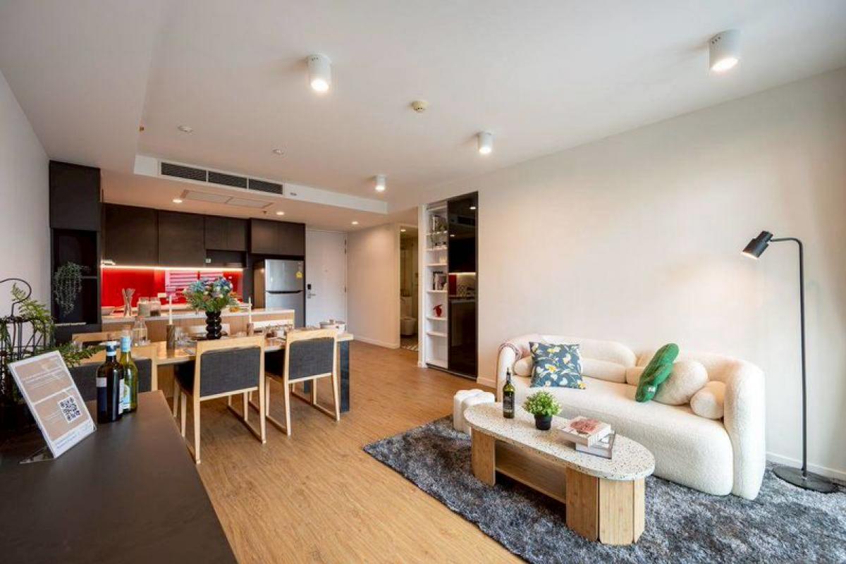 For SaleCondoSilom, Saladaeng, Bangrak : Luxury 3-Bed Condo at Siamese Surawong – Prime Silom Location!Spacious 108.6 sqm, Only 13.9M THB – Near BTS/MRT Sala Daeng & Samyan!