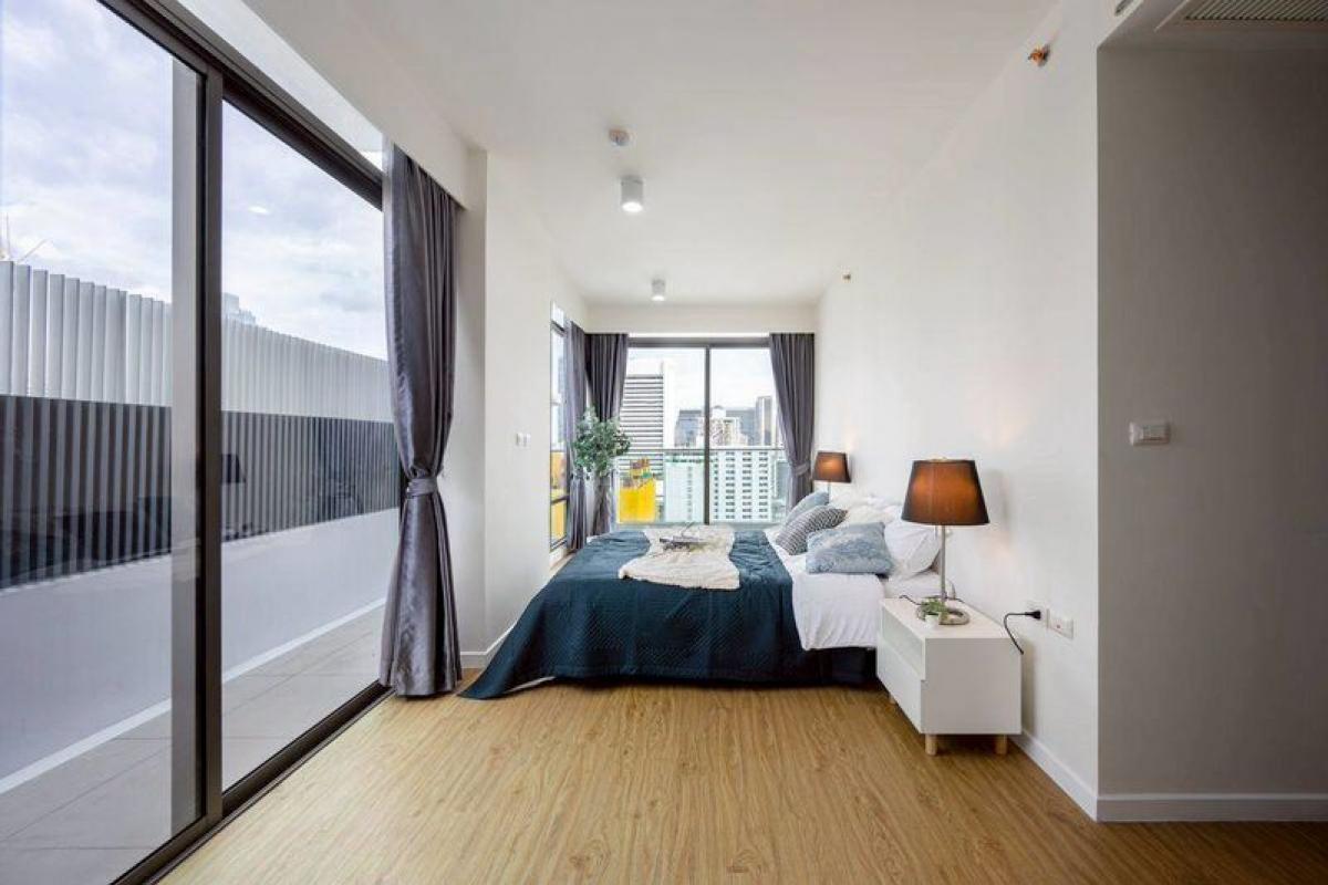 For SaleCondoSilom, Saladaeng, Bangrak : Luxury 3-Bed Condo at Siamese Surawong – Prime Silom Location!Spacious 108.6 sqm, Only 13.9M THB – Near BTS/MRT Sala Daeng & Samyan!