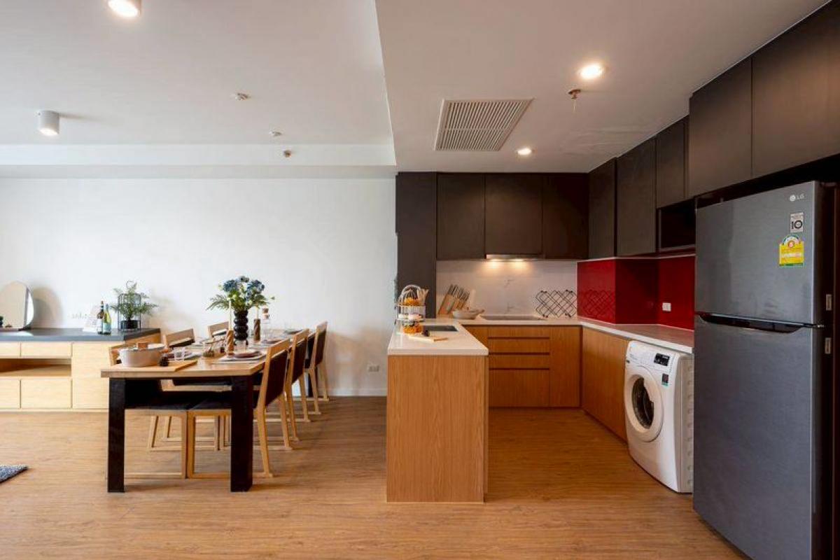 For SaleCondoSilom, Saladaeng, Bangrak : Luxury 3-Bed Condo at Siamese Surawong – Prime Silom Location!Spacious 108.6 sqm, Only 13.9M THB – Near BTS/MRT Sala Daeng & Samyan!