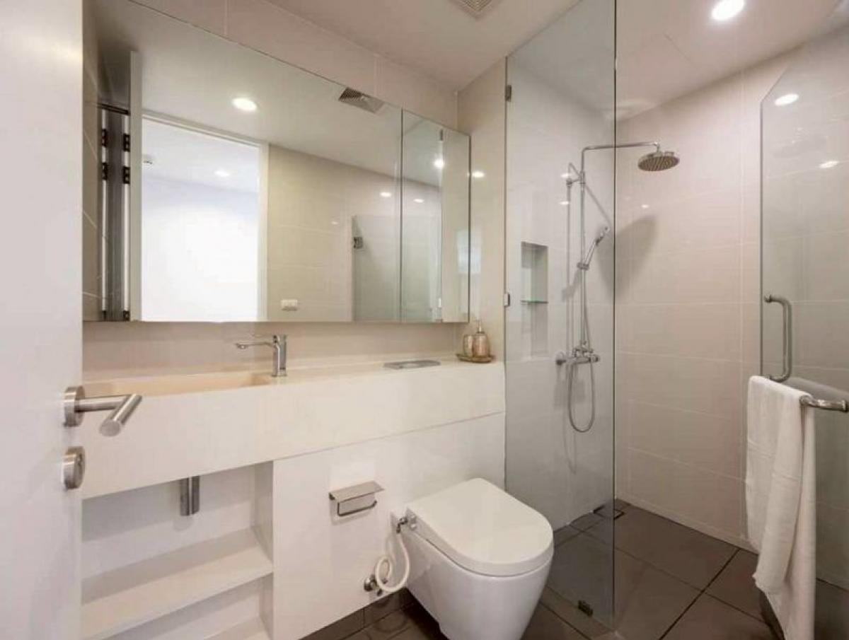 For SaleCondoSilom, Saladaeng, Bangrak : Luxury 3-Bed Condo at Siamese Surawong – Prime Silom Location!Spacious 108.6 sqm, Only 13.9M THB – Near BTS/MRT Sala Daeng & Samyan!