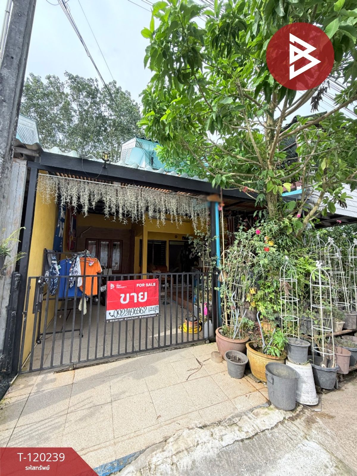 For SaleHouseChanthaburi : 2 -story twin house for sale, 2 Village Housing Village, Chang Chang Chanthaburi