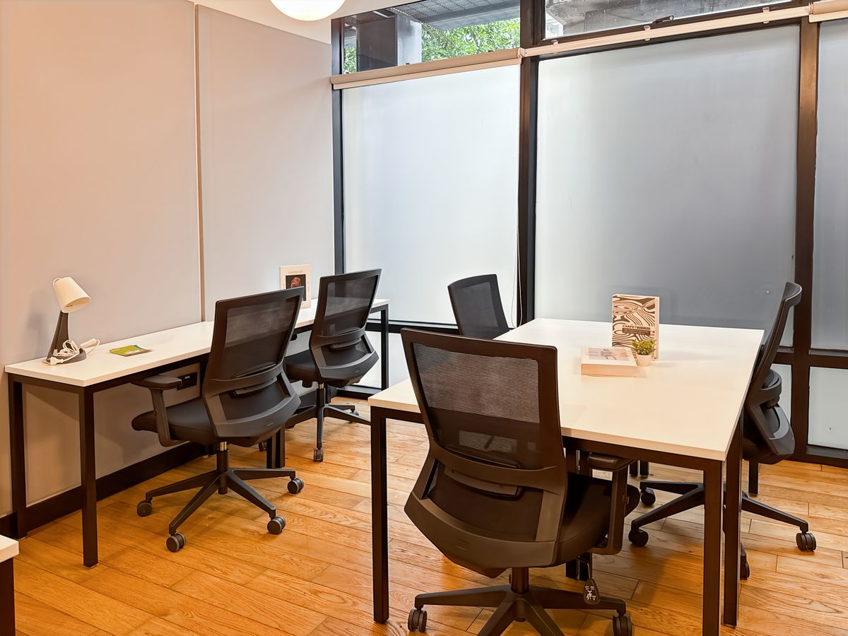 ให้เช่าสำนักงานราชเทวี พญาไท : สำนักงานฝันที่ออกแบบเฉพาะสำหรับ 3 คนใน Spaces Suthi Building