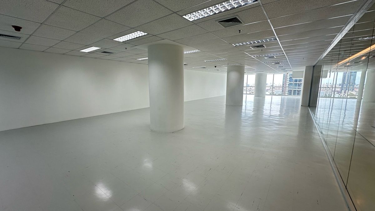 For RentOfficeSathorn, Narathiwat : Office Space for Rent – 201 sq.m. in Sathorn, Next to BTS