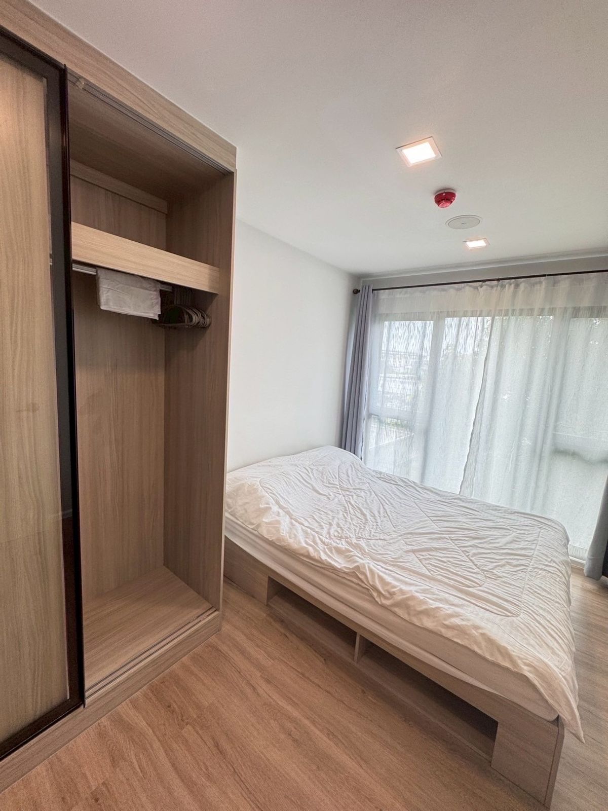 For RentCondoMin Buri, Romklao : Rent now !! Carry the bag ready to move in immediately.  Ready to go to 1 Sep 68 / Book immediately. ✨ Atmos Flow Min Buri