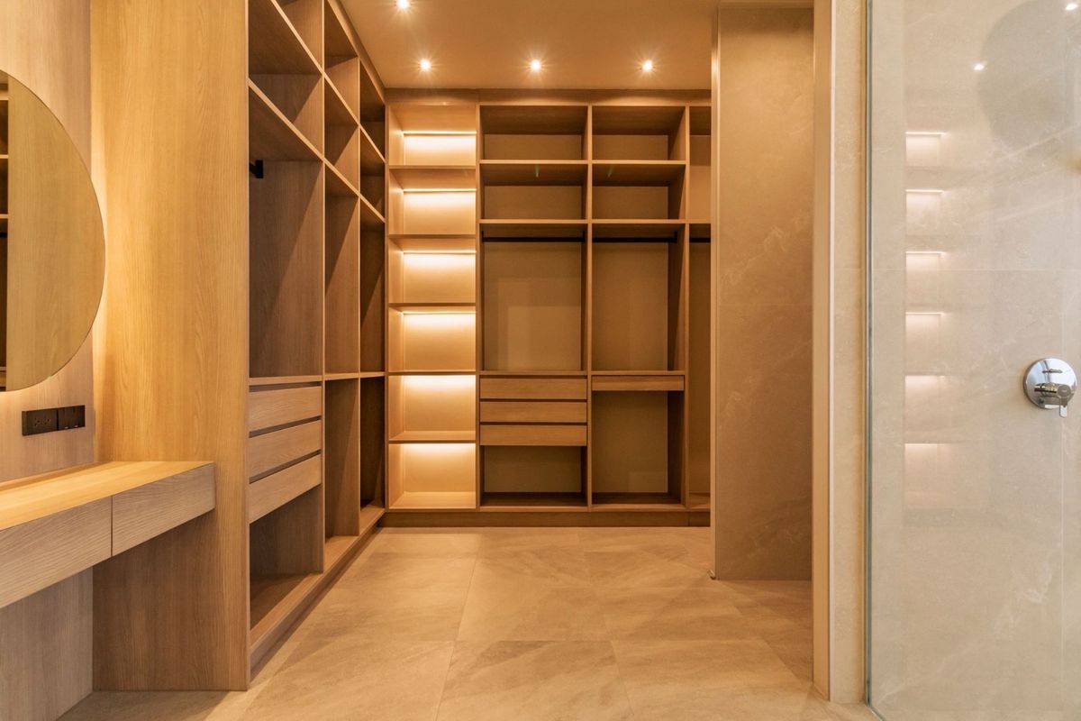 บ้านอ่อนนุช อุดมสุข : ขายพร้อมผู้เช่า 28/2/2570
บ้านหรูทำเลทองใจกลางย่านปรีดี บ้านหรูพร้อมสระว่ายน้ำส่วนตัว ออกแบบเพื่อการพักผ่อนอย่างแท้จริง โอบล้อมด้วยแหล่งชุมชนที่สะดวกสบาย ใช้ชีวิตง่ายดายด้วยการเดินทางที่เชื่อมต่อได้ทุกที่ ใกล้ทางด่วนและสิ่งอำนวยความสะดวกครบครัน