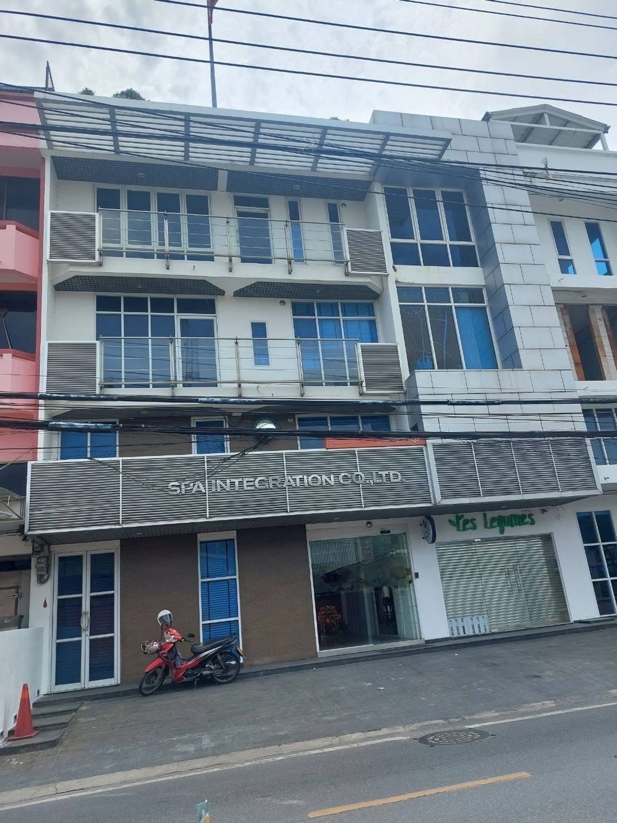 For SaleShop HouseRattanathibet, Sanambinna : Urgent sale, 4 -story office, 4 booths, 250 meters from the Purple Line BTS station.