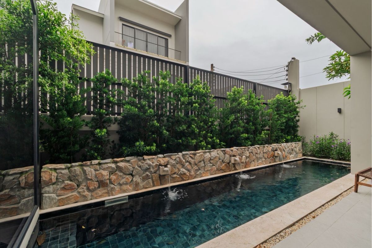 บ้านอ่อนนุช อุดมสุข : ขายพร้อมผู้เช่า 28/2/2570
บ้านหรูทำเลทองใจกลางย่านปรีดี บ้านหรูพร้อมสระว่ายน้ำส่วนตัว ออกแบบเพื่อการพักผ่อนอย่างแท้จริง โอบล้อมด้วยแหล่งชุมชนที่สะดวกสบาย ใช้ชีวิตง่ายดายด้วยการเดินทางที่เชื่อมต่อได้ทุกที่ ใกล้ทางด่วนและสิ่งอำนวยความสะดวกครบครัน